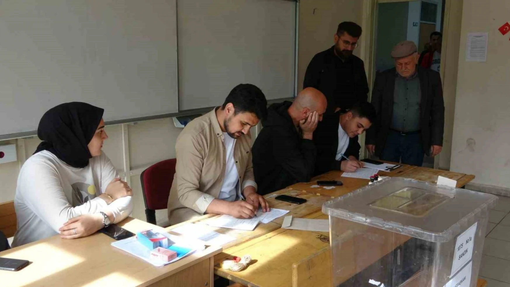 Van'da ikinci tur Cumhurbaşkanlığı seçimleri için oy verme işlemi başladı