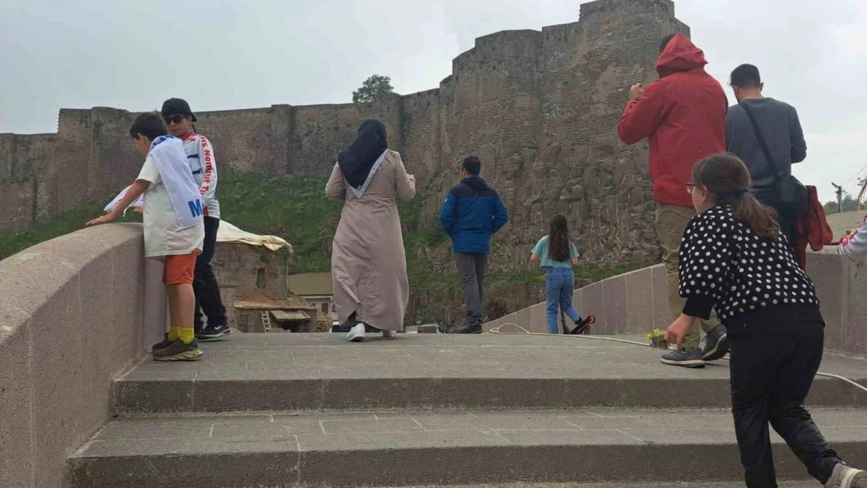 Van Gölü Aktivistleri Bitlis'in tarihi evlerini gezdi