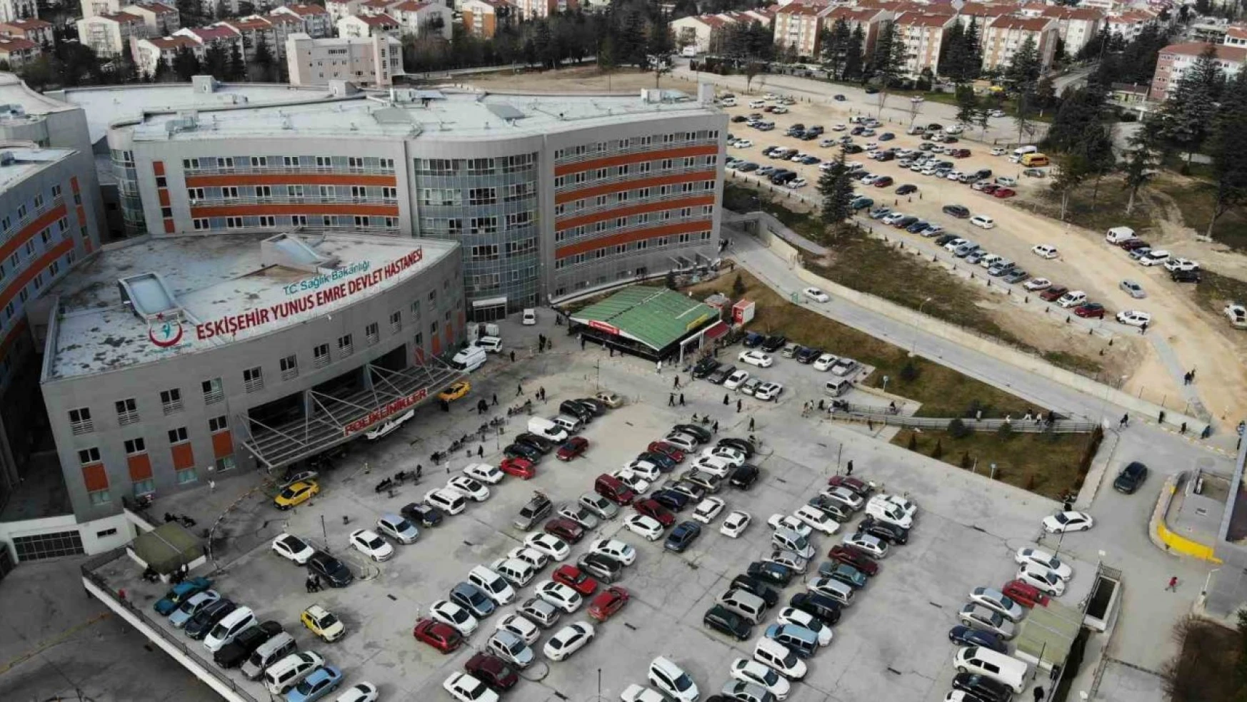 Yunus Emre Devlet Hastanesi'nin otopark kapasitesi 2 katına çıkarıldı