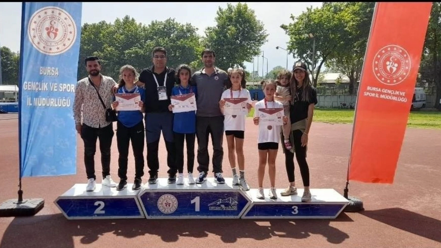Zübeyde Hanım Ortaokulu atletizm de Türkiye şampiyonu oldu