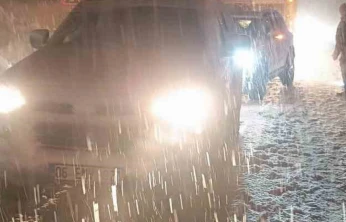 Hakkari'de çığ felaketi: Kar ve tipi altında mahsur kalanlar var