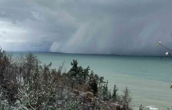 Kastamonu kıyılarında denizden gelen kar sürprizi: Uzmanlar açıkladı