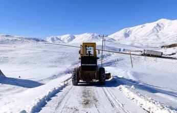 Van'da 35 ulaşım yolu kapalı