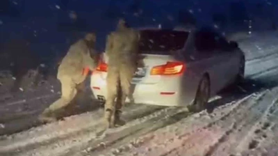 Muş-Bulanık yolunda ulaşıma kar engeli