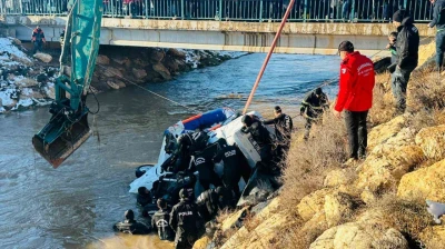 Şanlıurfa'da kanala uçan otomobildeki kayıp 3 kişinin cesedine ulaşıldı