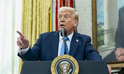 Trump, Suriye'ye yönelik tüm yaptırımları kaldıracaklarını açıklayarak,  Cumhurbaşkanı Recep Tayyip Erdoğan ve Suudi Arabistan Veliaht Prens Muhammed bin Selman'la karar aldığını ifade etti