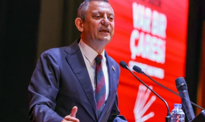 CHP Genel Başkanı Özel'den TBMM Başkanı Kurtulmuş'a: 'Meclis başkanvekilimi tehdit etme, savaş ilanı kabul ederim'