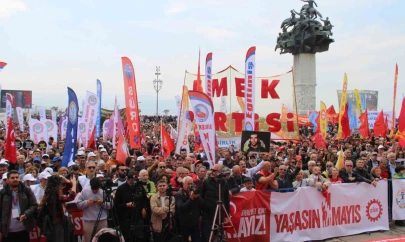 İzmir'de 1 Mayıs kutlaması