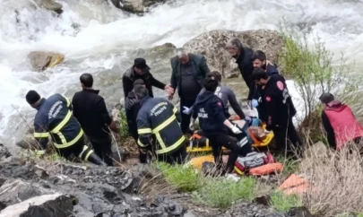 Yüksekova Doski Vadisinde feci kaza: 2 ölü, 3 yaralı