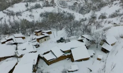 Erzincan'da kar ve tipi ulaşımı olumsuz etkiledi: 12 köy yolu kapandı