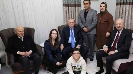 Osmaniye'de depremzede ailenin yeni evine Erdoğan ve Bahçeli konuk oldu