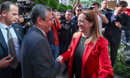 CHP Genel Başkanı Özel: 'Asgari ücret mücadelesi herkesin ekmek mücadelesidir'