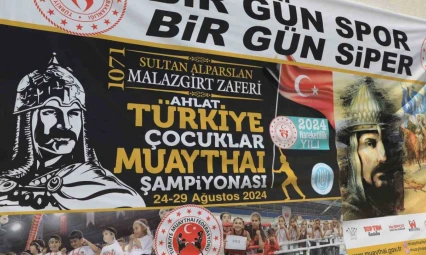 Çocuklar Muaythai Türkiye Şampiyonası Bitlis'te düzenlendi