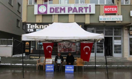 Evlat nöbetindeki baba: 'Yahudilere askerlik yapmayın'