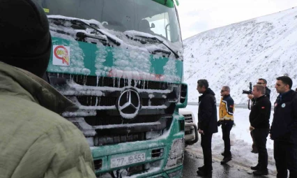 Kar yağışının ardından Erzincan'da kapanan şehirlerarası yollar ulaşıma açıldı