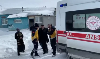Kars'ta ekipler 68 yaşındaki hasta için seferber oldu