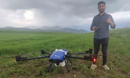 Malazgirt'te drone ile ilaçlama dönemi