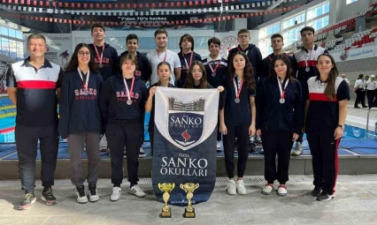 SANKO Okulları öğrencilerinin yüzme başarısı