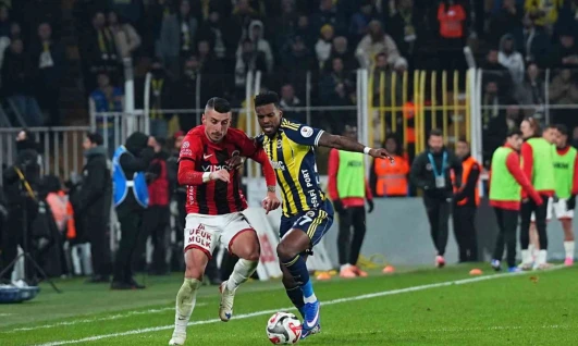 Fenerbahçe evinde coştu: Gençlerbirliği'ni 3-1 mağlup etti