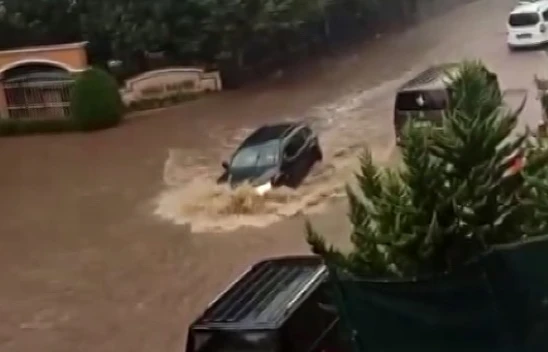 Ankara'da sağanak hayatı olumsuz etkiledi