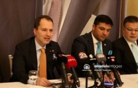 Yeniden Refah Partisi Genel Başkanı Fatih Erbakan, Elazığ'da basın mensupları ile buluştu