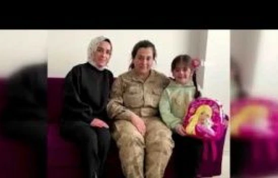 7 yaşındaki çocuktan duygulandıran not: &quotHer şey iyi olacak, korkma kardeşim, yanınızdayız"