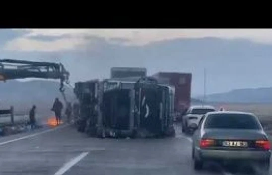 Ağrı'da feci TIR kazası!