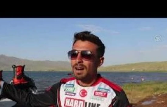 Ağrı'daki Balık Gölü flyboard sporcularını ağırlıyor