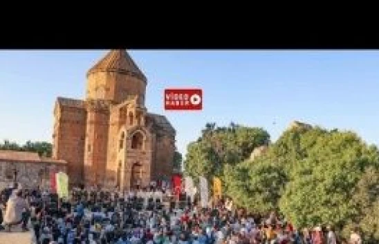 Akdamar Adası'nda çok dilli konser