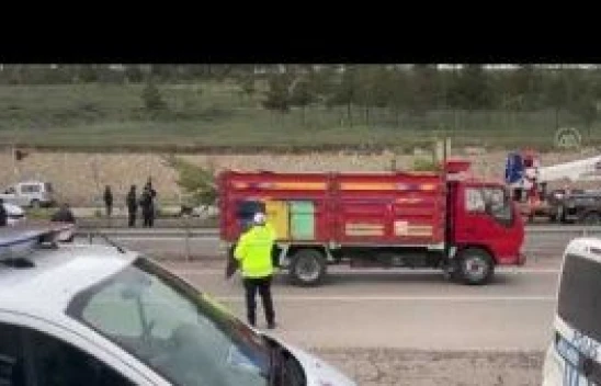 Baybur'ta sürücü köpeğe çarpmamak için takla attı