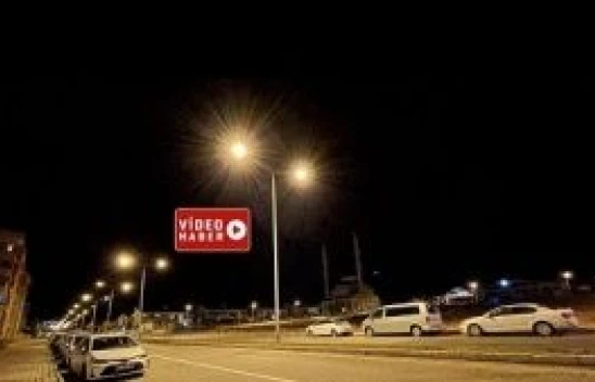 Bingöl'de deprem anı güvenlik kameralarına yansıdı