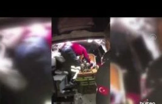 Bingöl'de yolu kardan kapanan köydeki hasta çocuğu UMKE hastaneye ulaştırdı