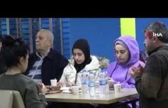 Bitlis'te depremzedelere yönelik kandil programı düzenlendi