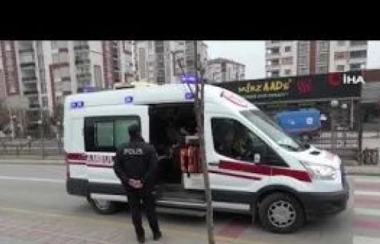 Çakmak üzerine kurduğu jiletli düzenek ile kendini yaraladı