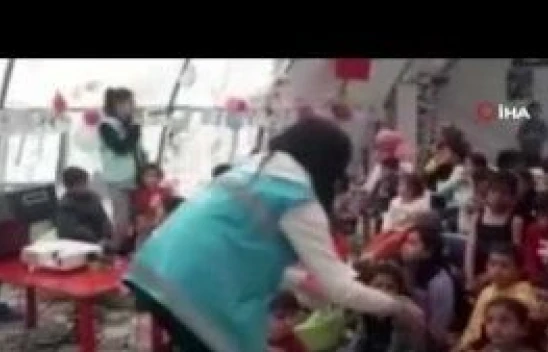 Depremzede çocuklara yönelik sinema saati ve parkur oyunları etkinliği