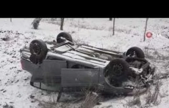 Elazığ'da araç şarampole devrildi