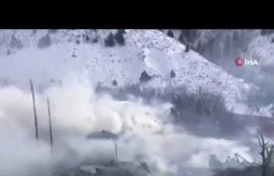 Erzincan Refahiye Kersen köyünde muhtarın evi yandı