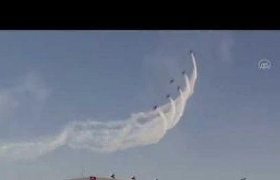 Erzurum'da Türk Yıldızları ve Çelik Kanatlar nefes kesti