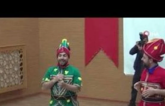 Hacivat ve Karagöz bu sefer depremzede çocukları güldürdü