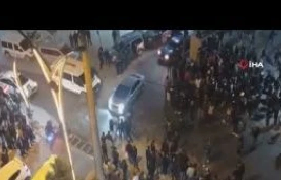 Hakkari'de Beşiktaşlılar sokaklara döküldü