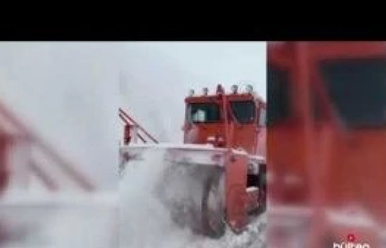 Hakkari'de çığdan kapanan Yüksekova Dağlıca kara yolu açıldı
