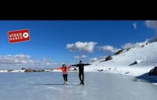 Hakkari'de Seyithan Gölü dondu... Göl buz pateni pisti olarak kullanıldı