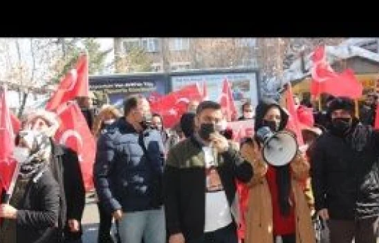 HDP İl Başkanlığı önündeki eyleme 2 aile daha katıldı