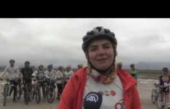 İranlı Saidam Kulübü üyeleri bisikletleri ile Ağrı Dağı çevresini geziyor