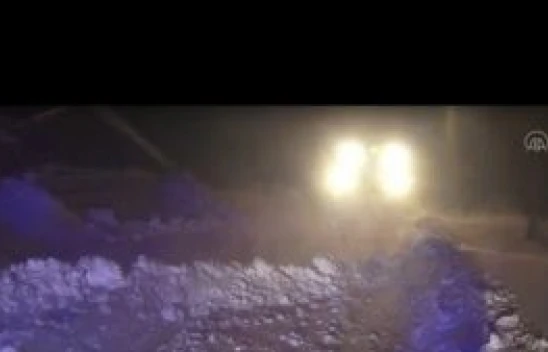 Kars'ta doğum sancısı başlayan kadın ekiplerce hastaneye ulaştırıldı