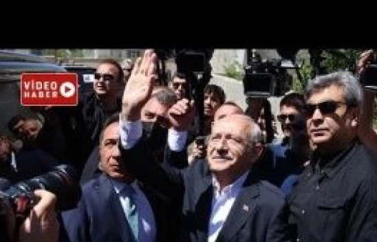 Kılıçdaroğlu Van'da bir aileyi ziyaret etti: &quotSaray'da herkesin bir eli yağda, bir eli balda"
