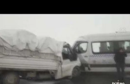 Malatya'da yolcu minibüsü ile kamyonet çarpıştı, 9 kişi yaralandı