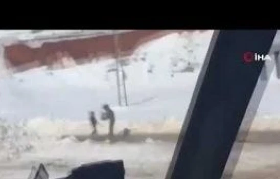 MSB: &quotMehmetçiğimiz, küçük bir kardeşimize milletimizin emanetini teslim ediyor'