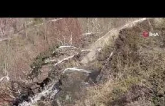 Nemrut'un yazın kuruyan 'Buhar Bacaları' kışın yeniden aktifleşti