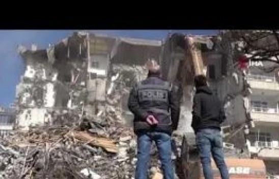 Operatör ve polisin bayrak hassasiyeti